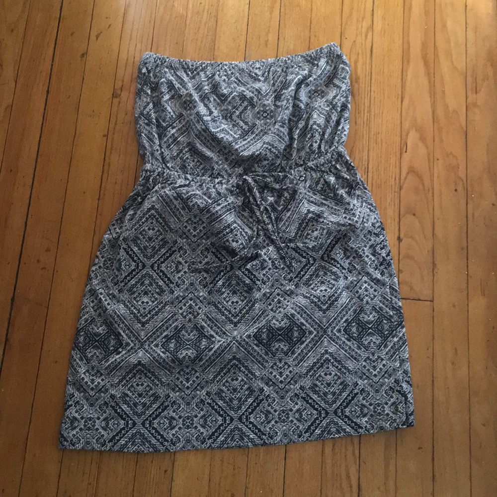 Strapless geo print dress, tie detail waistline